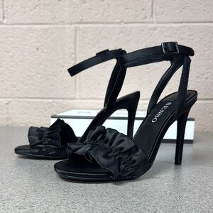 SENSO Black Ruffle Heels
